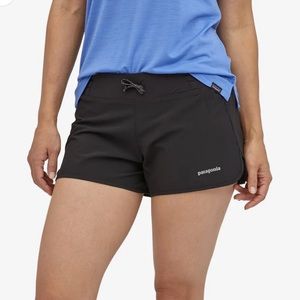 Patagonia Women’s Nine Trails Shorts 4’ NEW